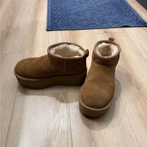 UGG Classic Ultra Mini Platforms